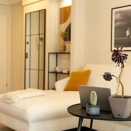 Nomadnest Apartment Split